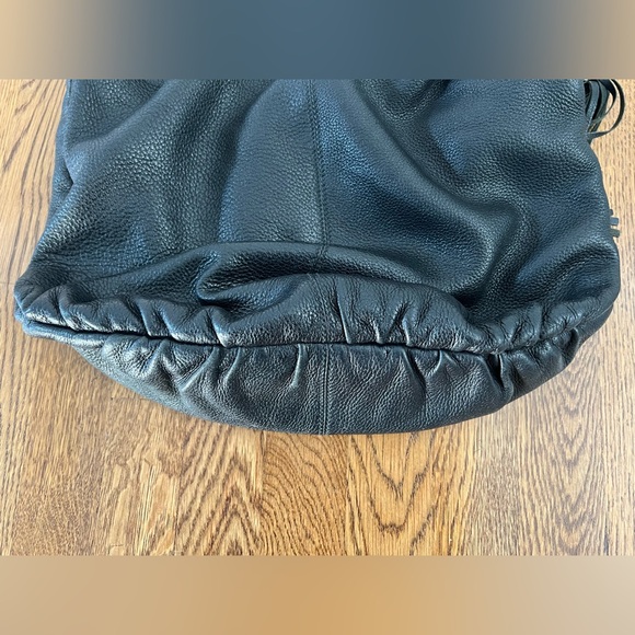 Black leather Gucci slouchy bamboo jungle hobo with tassel - Picture 5 of 14